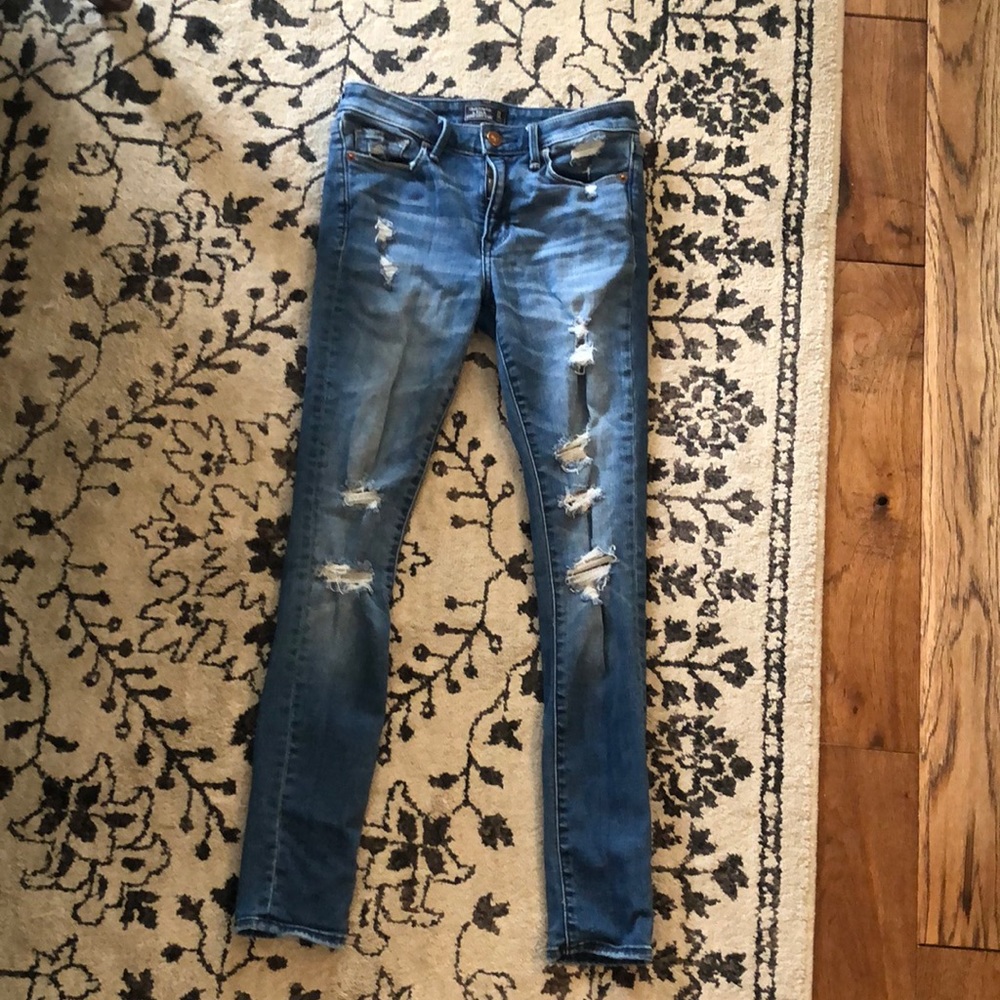 Women’s Abercrombie & Fitch, Skinny Jean with rips
